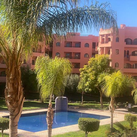 Un Moderne Chic Appartement Vue Sur Piscine Marrakesh Exterior foto
