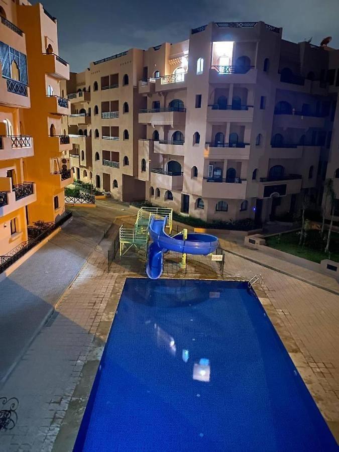 Un Moderne Chic Appartement Vue Sur Piscine Marrakesh Exterior foto